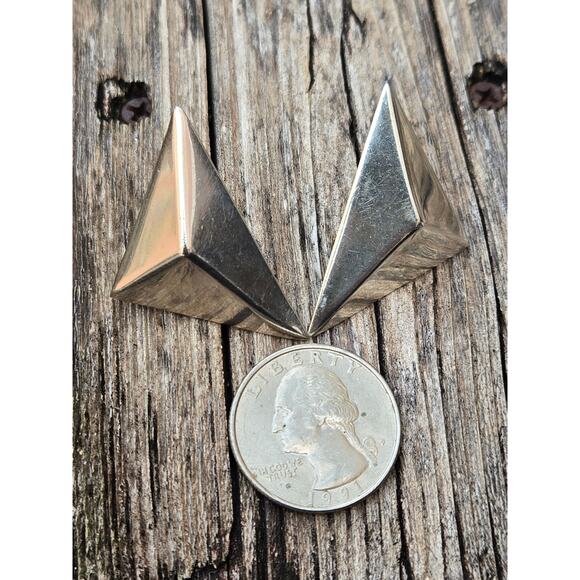 Vintage Modernist Sterling Silver Pyramid Geometrical Triangle Stud Earrings - Picture 8 of 8